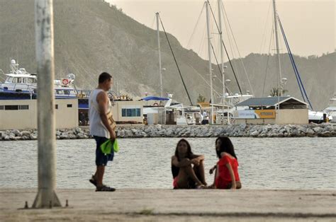 In photos: Venezuelan prostitutes on the coast of Colombia.